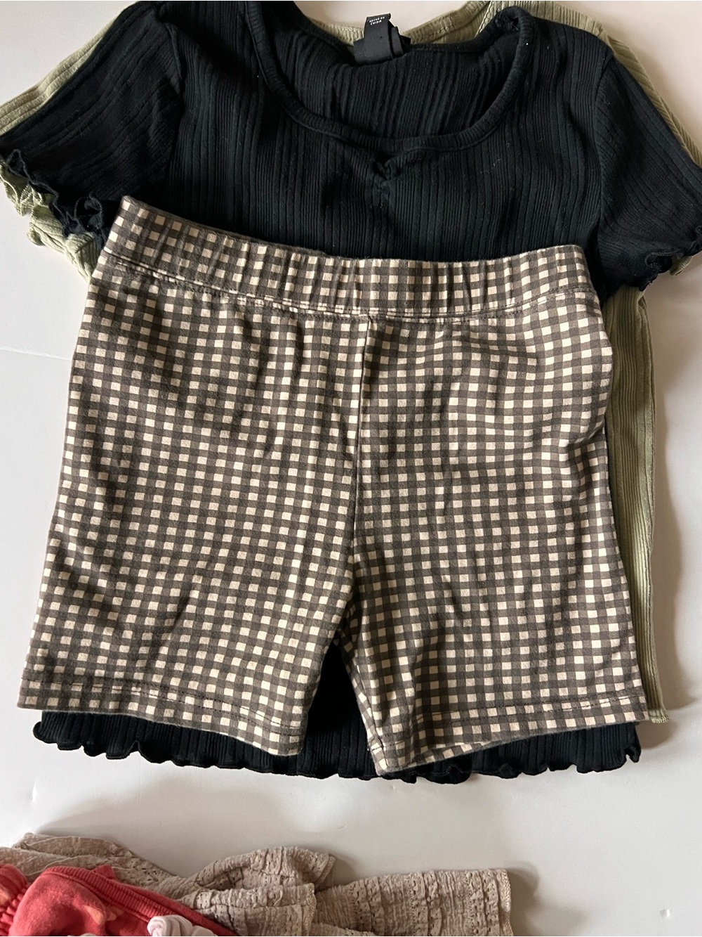 Tween girls shirt/skirt/shorts bundle - Picture 5 of 15